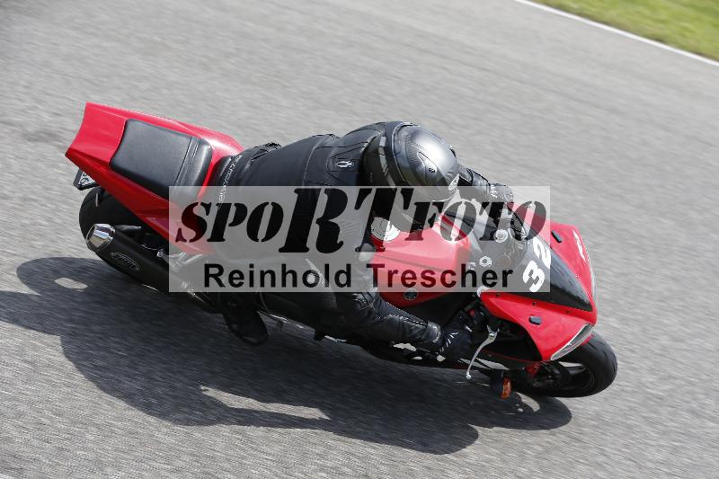 /Archiv-2024/29 12.06.2024 MOTO.CH Track Day ADR/Gruppe gelb/32